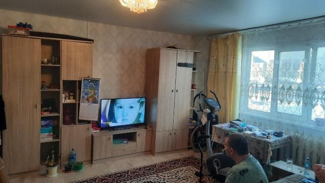 1 комн., 42 м², Дерев. б/у, Кирзавод 8