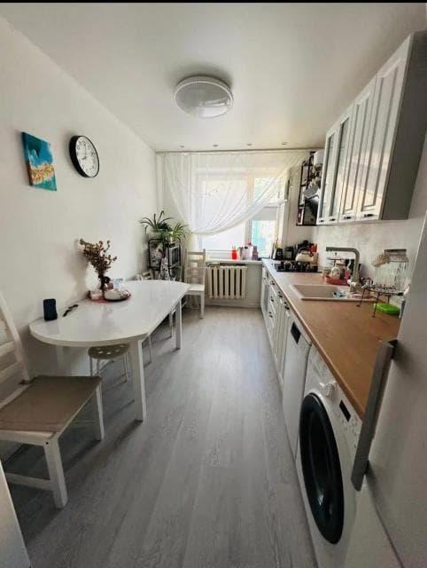 4 комн., 70 м², КПД, Площадь Победы 7