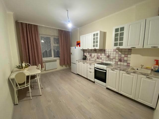1 комн., 42 м², Монолитно-каркасный, Рынок Столичный 3