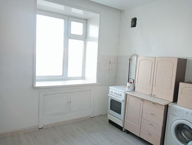 1 комн., 36 м², Блочный, Площадь Победы 3