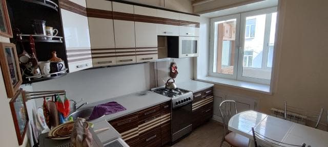 1 комн., 35 м², Блочный, Дом быта 4