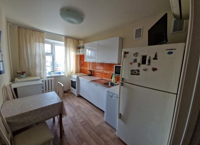 4 комн., 72 м², КПД, ТЦ "Олонхо"