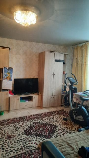 1 комн., 42 м², Дерев. б/у, Кирзавод
