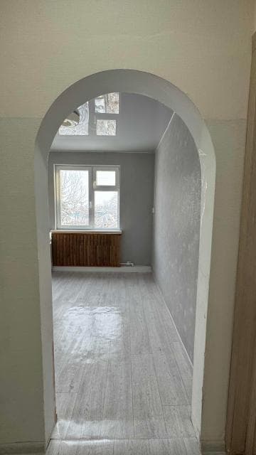 1 комн., 41 м², Дерев. ч/б, Кирзавод 3