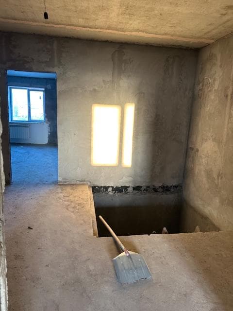 Больше 4 комн., Блочный, Центр - район пл. Орджоникидзе 7