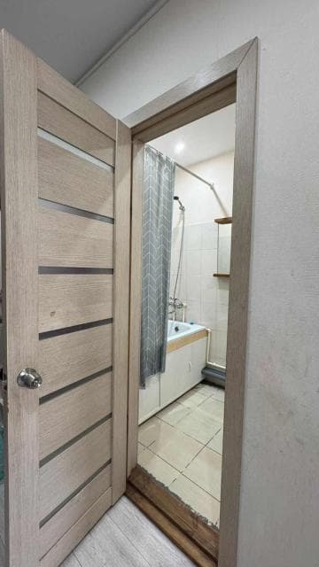 1 комн., 41 м², Дерев. б/у, Кирзавод 5