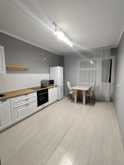 1 комн., 42 м², Инд. планировка, 203 мкрн. 3