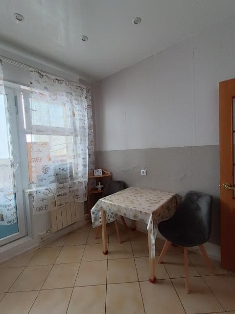 1 комн., 43 м², Инд. планировка, Площадь Победы 4