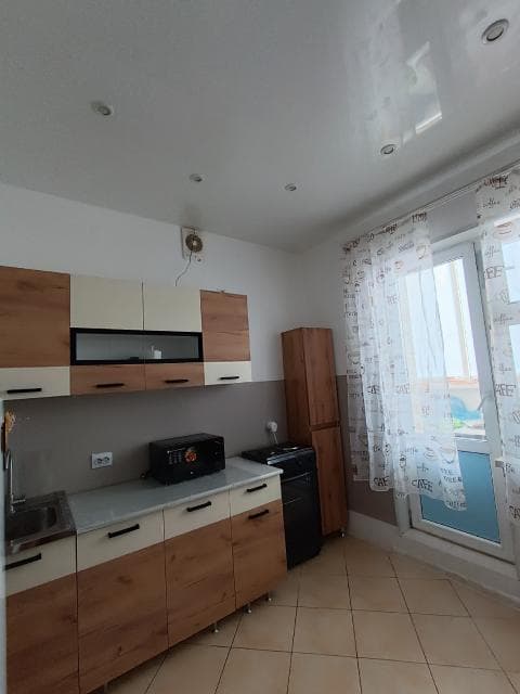 1 комн., 43 м², Инд. планировка, Площадь Победы 5