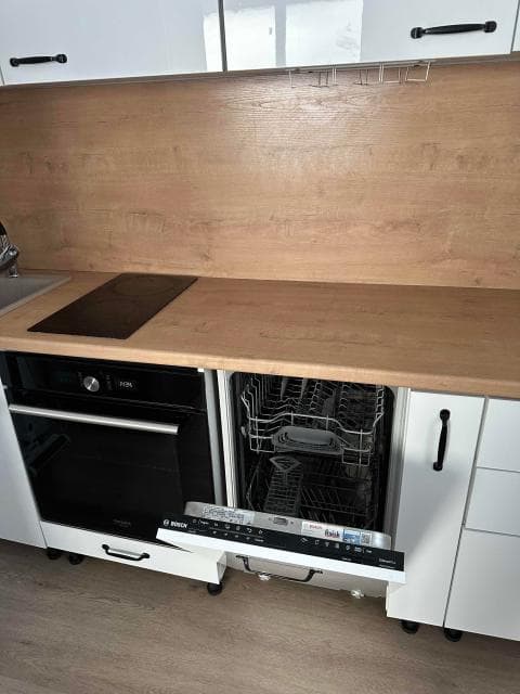 Студия, 36 м², Монолитно-каркасный, Областная больница, рынок "Манньыаттаах" 8