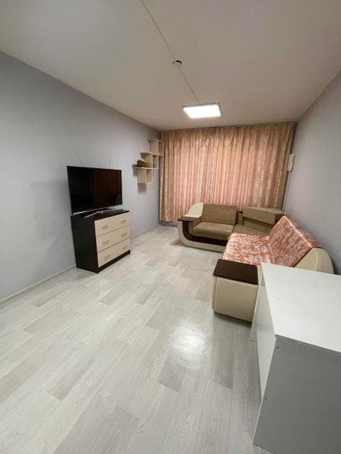 1 комн., 35 м², КПД, ТЦ "Олонхо"