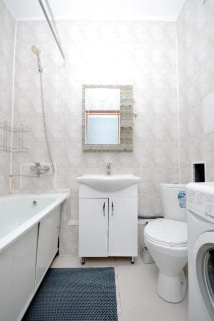 1 комн., 33 м², Монолитно-каркасный, Крестьянский рынок, стадион "Туймаада"