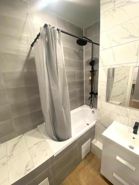 1 комн., 37 м², Монолитно-каркасный, Сахацирк 4