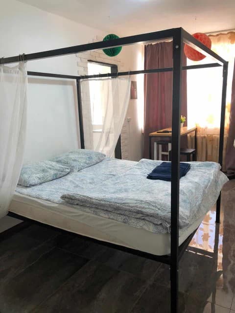 1 комн., 30 м², Блочный, Дом быта 4