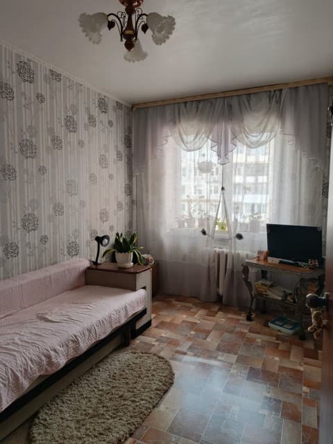 4 комн., 71 м², КПД, Центр - район пл. Орджоникидзе 8
