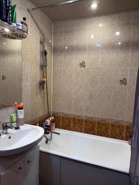 4 комн., 71 м², КПД, Авиапорт 2