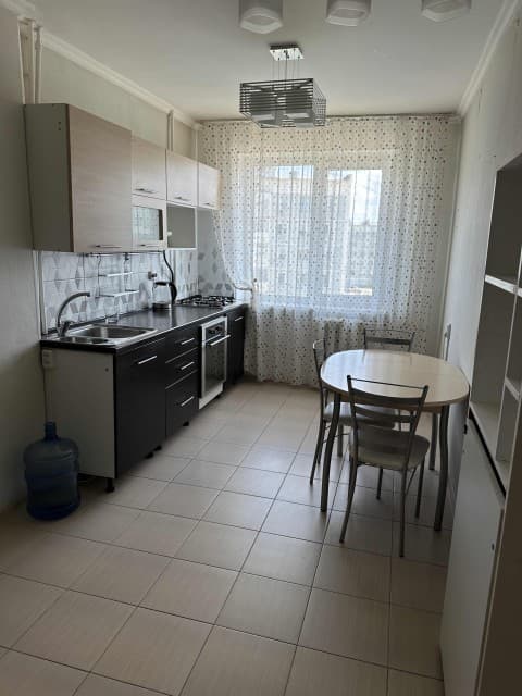 1 комн., 37 м², КПД, 202 мкрн.