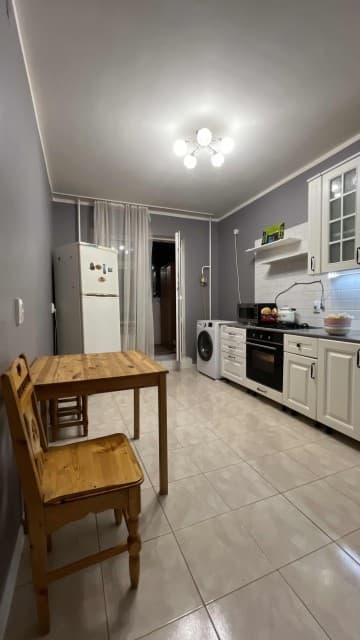 1 комн., 41 м², Монолитно-каркасный, Областная больница, рынок "Манньыаттаах" 2