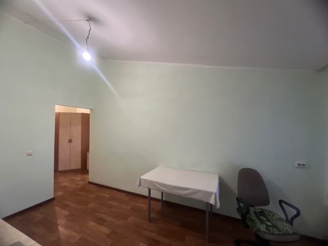 1 комн., 41 м², Инд. планировка, Областная больница, рынок "Манньыаттаах" 9