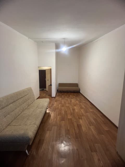 1 комн., 41 м², Инд. планировка, Областная больница, рынок "Манньыаттаах" 7