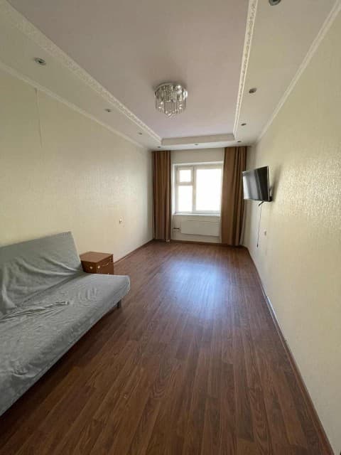 1 комн., 38 м², Инд. планировка, Площадь Победы 8
