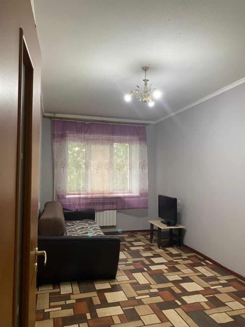 1 комн., 43 м², Монолитно-каркасный, Центр - район пл. Дружбы