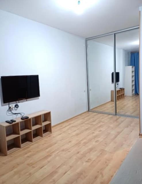1 комн., 40 м², Монолитно-каркасный, Крестьянский рынок, стадион "Туймаада" 3