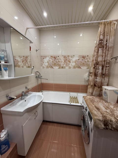 1 комн., 44 м², Инд. планировка, Гимеин 8