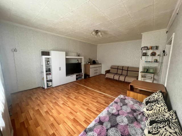 1 комн., 42 м², Дерев. б/у, Кирзавод