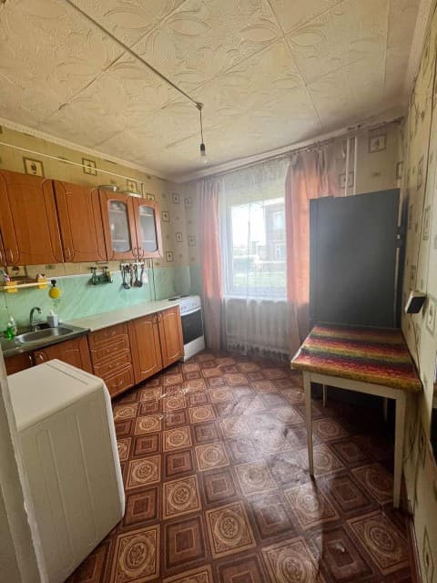1 комн., 42 м², Дерев. б/у, Кирзавод 7