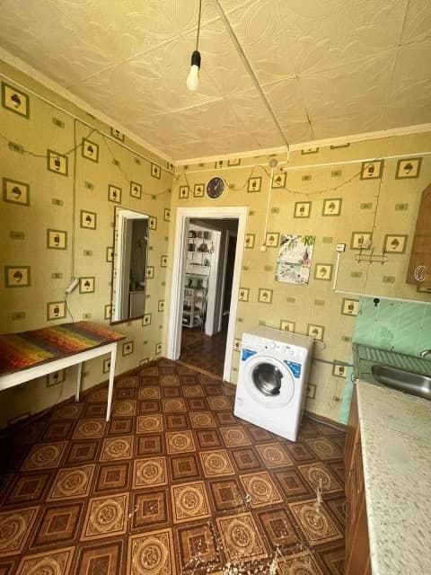 1 комн., 42 м², Дерев. б/у, Кирзавод 4