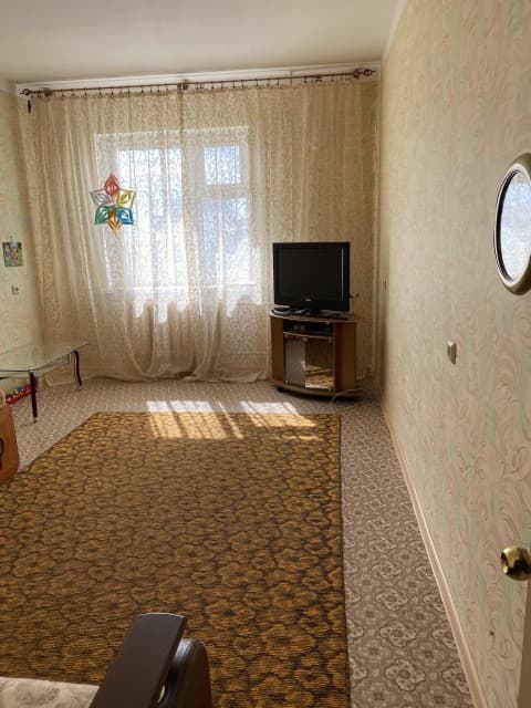 1 комн., 40 м², Блочный, Жатай 18