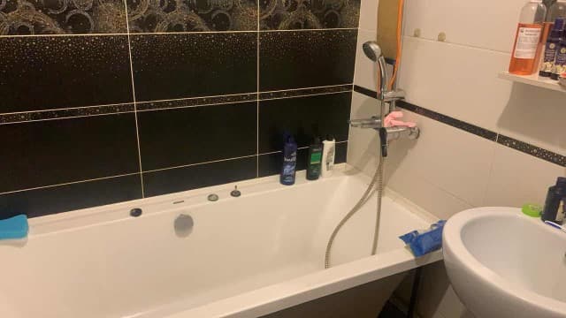 1 комн., 40 м², Блочный, Автодорожная 5