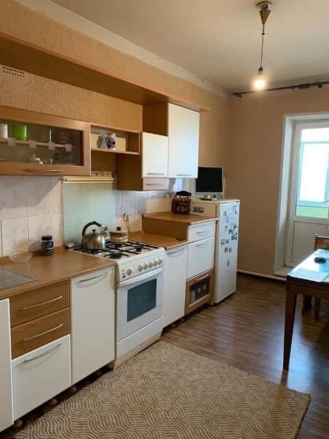 1 комн., 43 м², Блочный, Площадь Победы 3