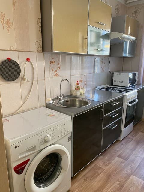 1 комн., 35 м², КПД, Крытый рынок 5