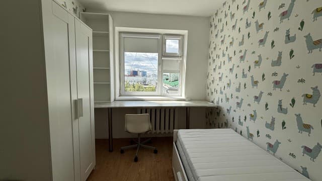 4 комн., 71 м², КПД, Центр - район пл. Орджоникидзе 8