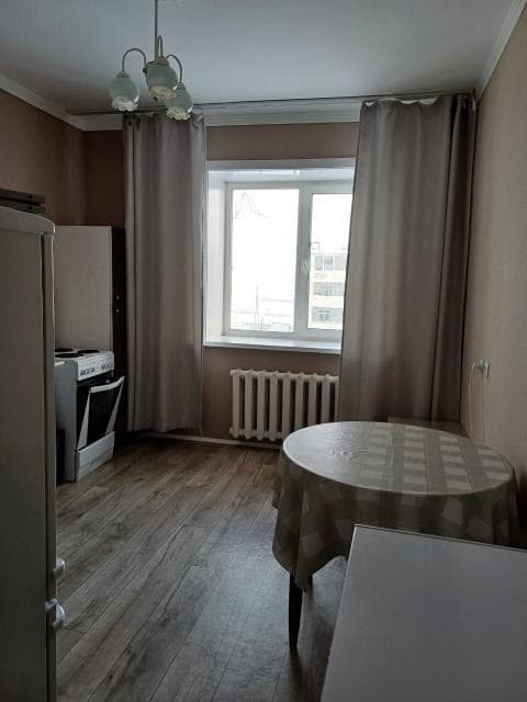 1 комн., 40 м², Блочный, Другие районы 12