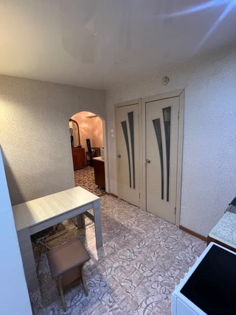 1 комн., 37 м², Блочный, Центр - район пл. Комсомольская 6