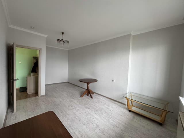 1 комн., 35 м², Монолитно-каркасный, Областная больница, рынок "Манньыаттаах" 7