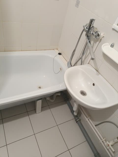 1 комн., 35 м², Монолитно-каркасный, Областная больница, рынок "Манньыаттаах" 7