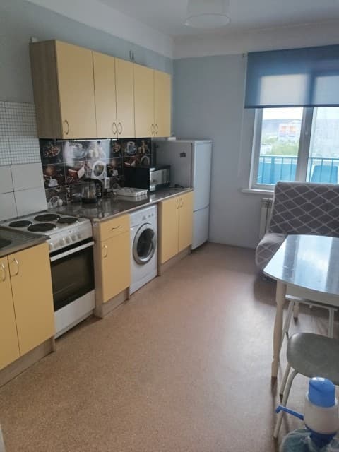 1 комн., 35 м², Монолитно-каркасный, Областная больница, рынок "Манньыаттаах" 2