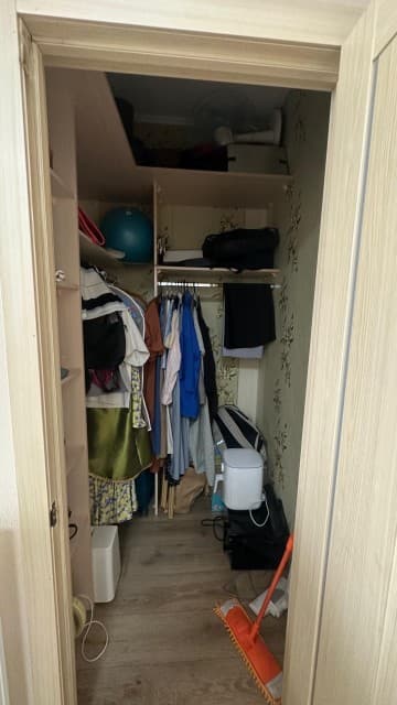 1 комн., 35 м², Инд. планировка, Областная больница, рынок "Манньыаттаах" 5