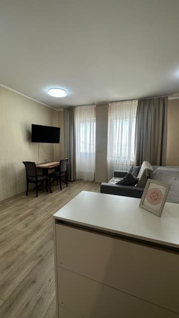 1 комн., 35 м², Инд. планировка, Областная больница, рынок "Манньыаттаах" 3