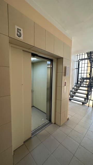 1 комн., 35 м², Инд. планировка, Областная больница, рынок "Манньыаттаах" 10