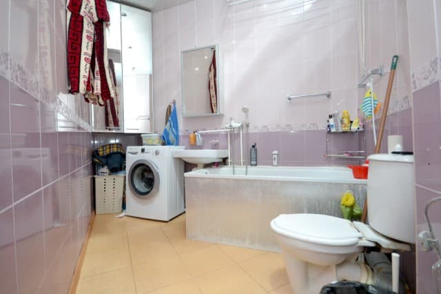 1 комн., 40 м², Инд. планировка, Областная больница, рынок "Манньыаттаах" 5