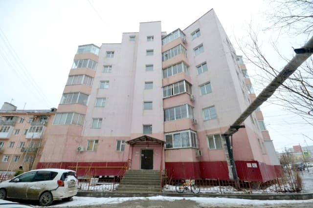 1 комн., 40 м², Инд. планировка, Областная больница, рынок "Манньыаттаах" 6