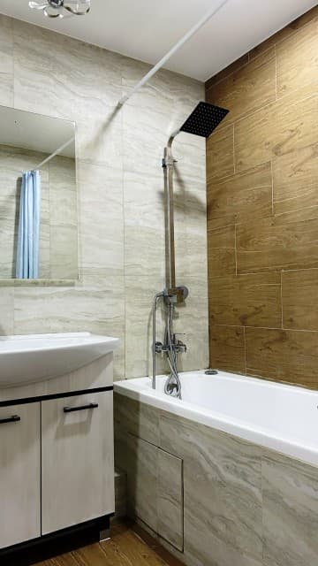 Больше 4 комн., 125 м², Инд. планировка, Областная больница, рынок "Манньыаттаах"