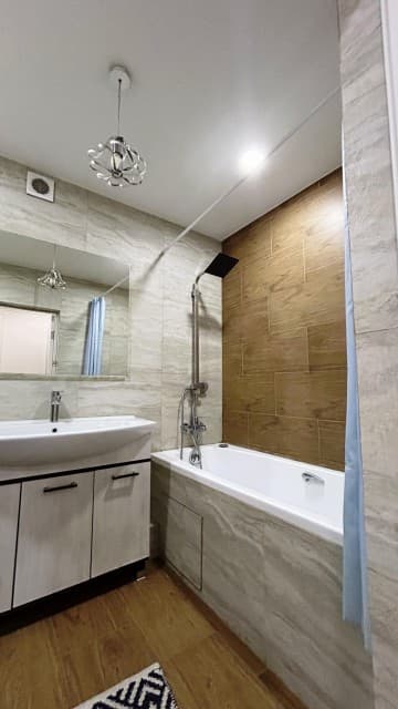 Больше 4 комн., 125 м², Инд. планировка, Областная больница, рынок "Манньыаттаах" 5