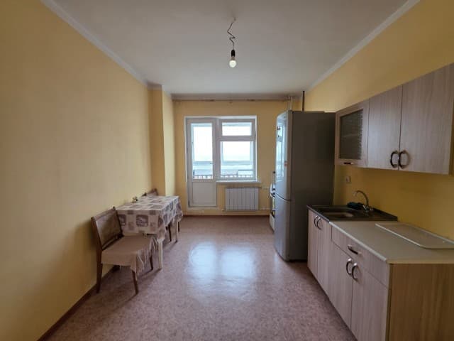 1 комн., 38 м², Блочный, Кинотеатр Лена 2
