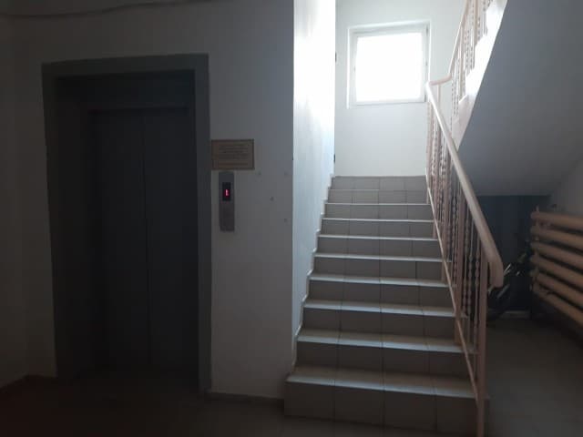 1 комн., 44 м², Блочный, Центр - район пл. Дружбы